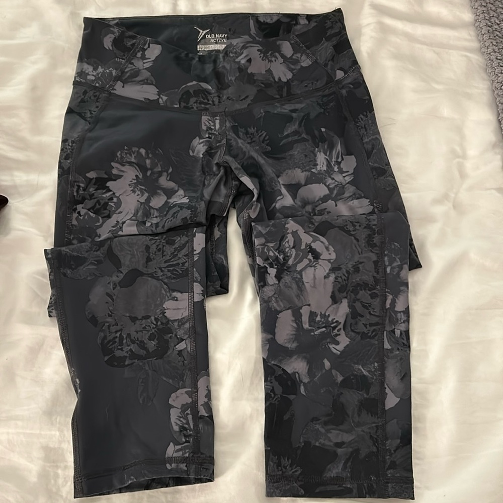 Cropped Floral Leggings